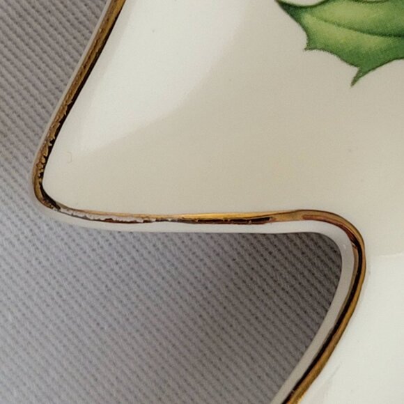 Lenox Hosting the Holidays Holly and Berries Angel Plate - Picture 4 of 6